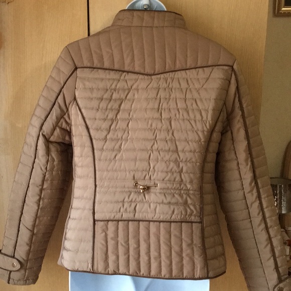 Light jacket,size M - Picture 2 of 8